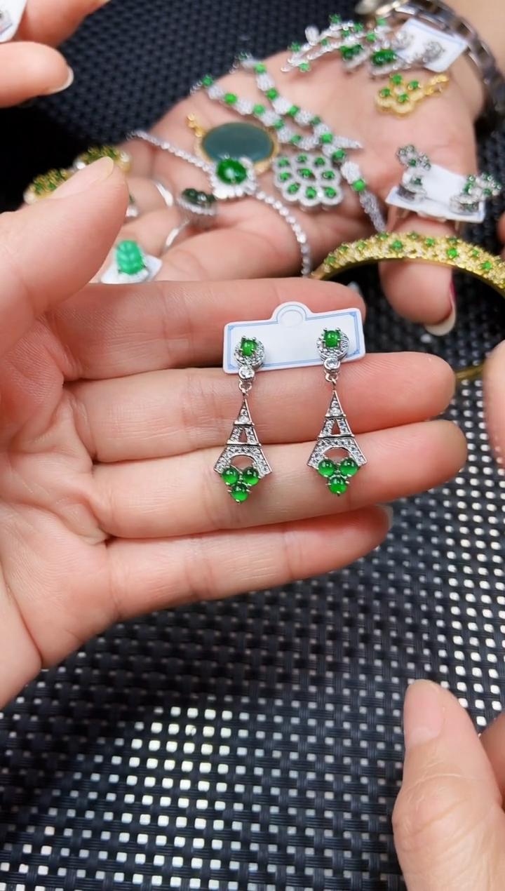 【闪购商品】翡翠耳饰未镶嵌11111111