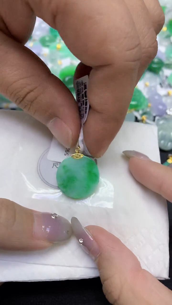 颈饰18K金镶嵌翡翠天然缅甸翡翠A货百元以上9元证书费自理