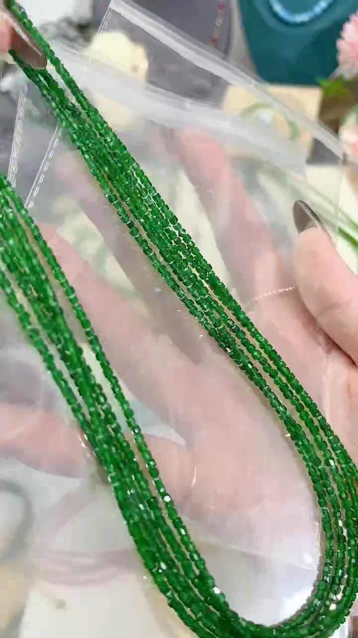 【闪购商品】石榴石（沙弗莱）颈饰银S925镶嵌方99