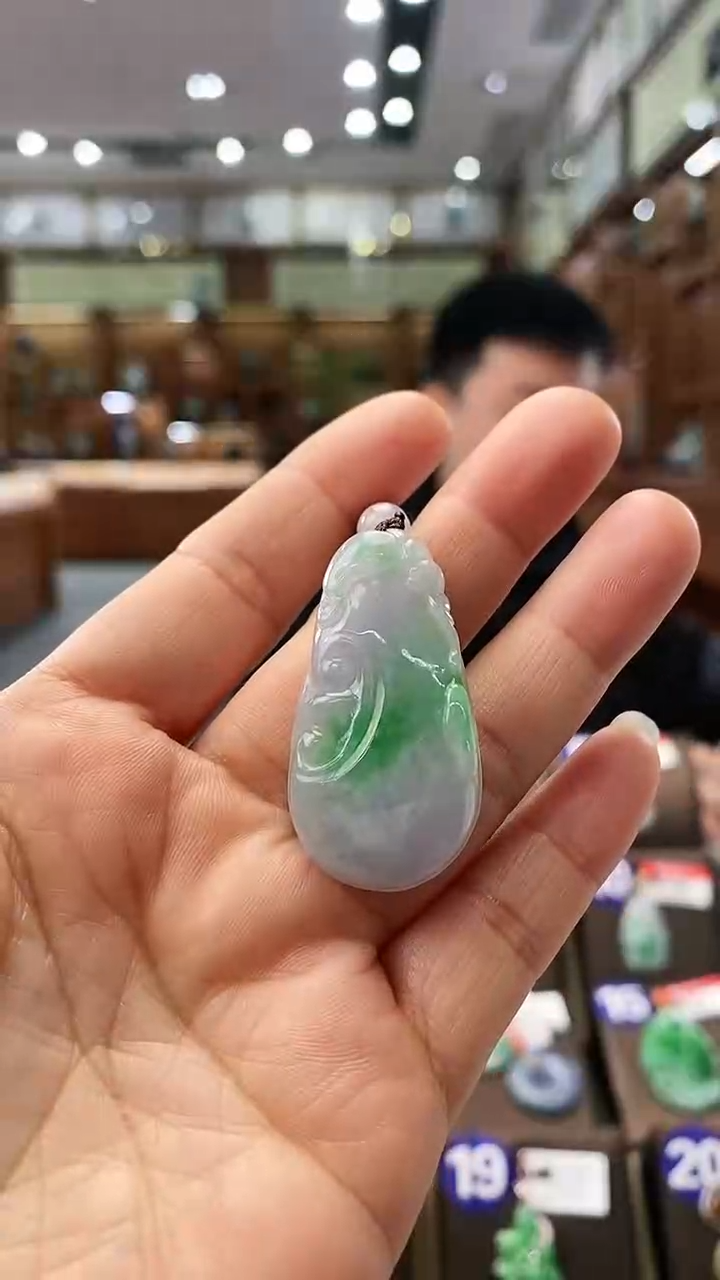 【闪购商品】翡翠颈饰未镶嵌如意