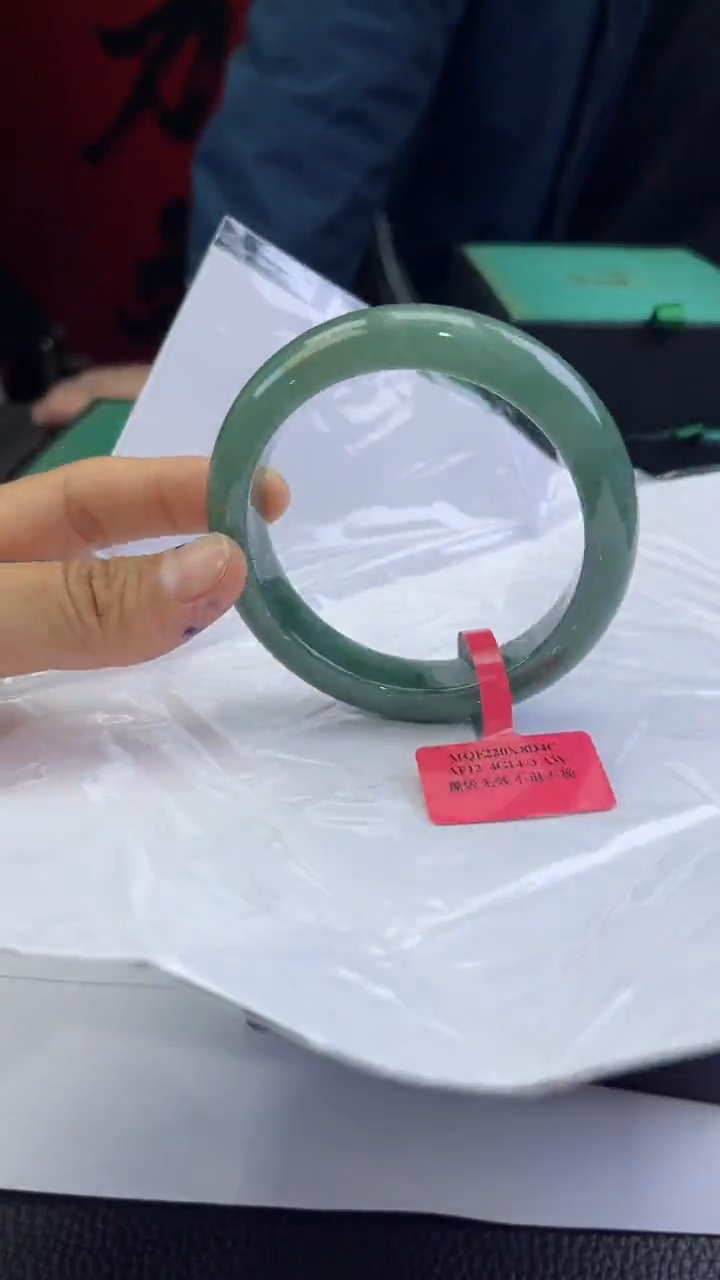 【闪购商品】翡翠手镯未镶嵌1翡翠手镯