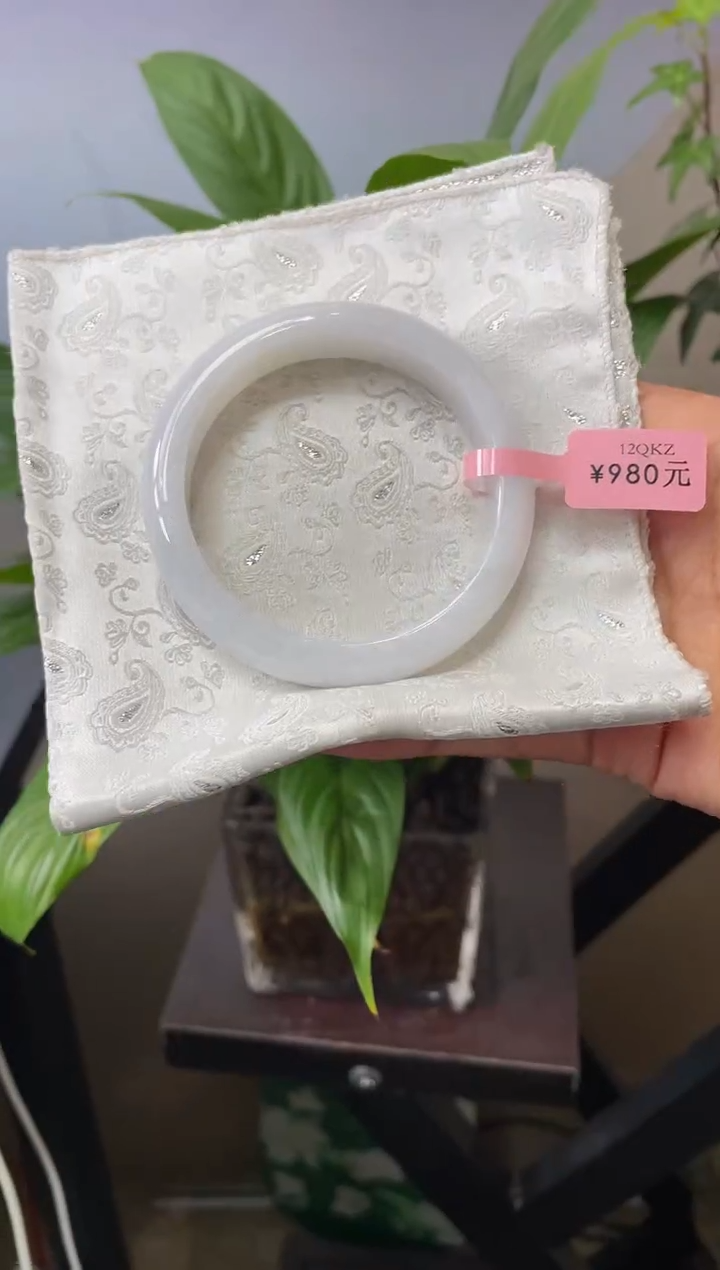 【闪购商品】翡翠手镯未镶嵌手镯16