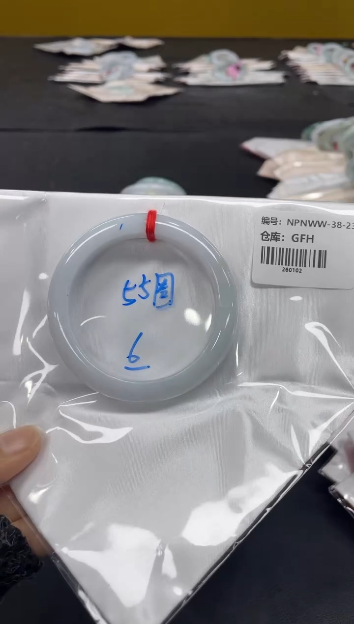 未镶嵌手镯翡翠翡翠手镯