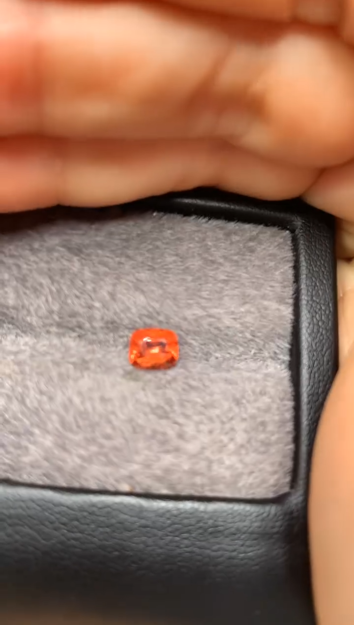 【闪购商品】定制尖晶石裸石未镶嵌枕型 橙色调 0.96ct