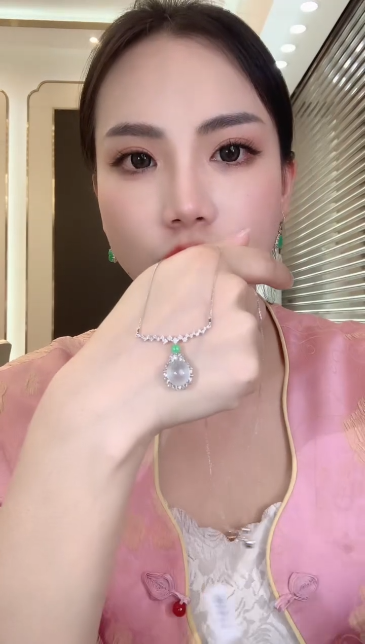 【闪购商品】翡翠18K金镶嵌套链W103 多样性发货一件