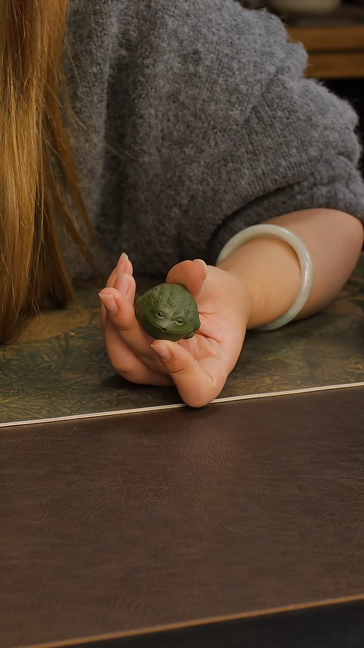 紫砂茶宠绿泥香插金蟾