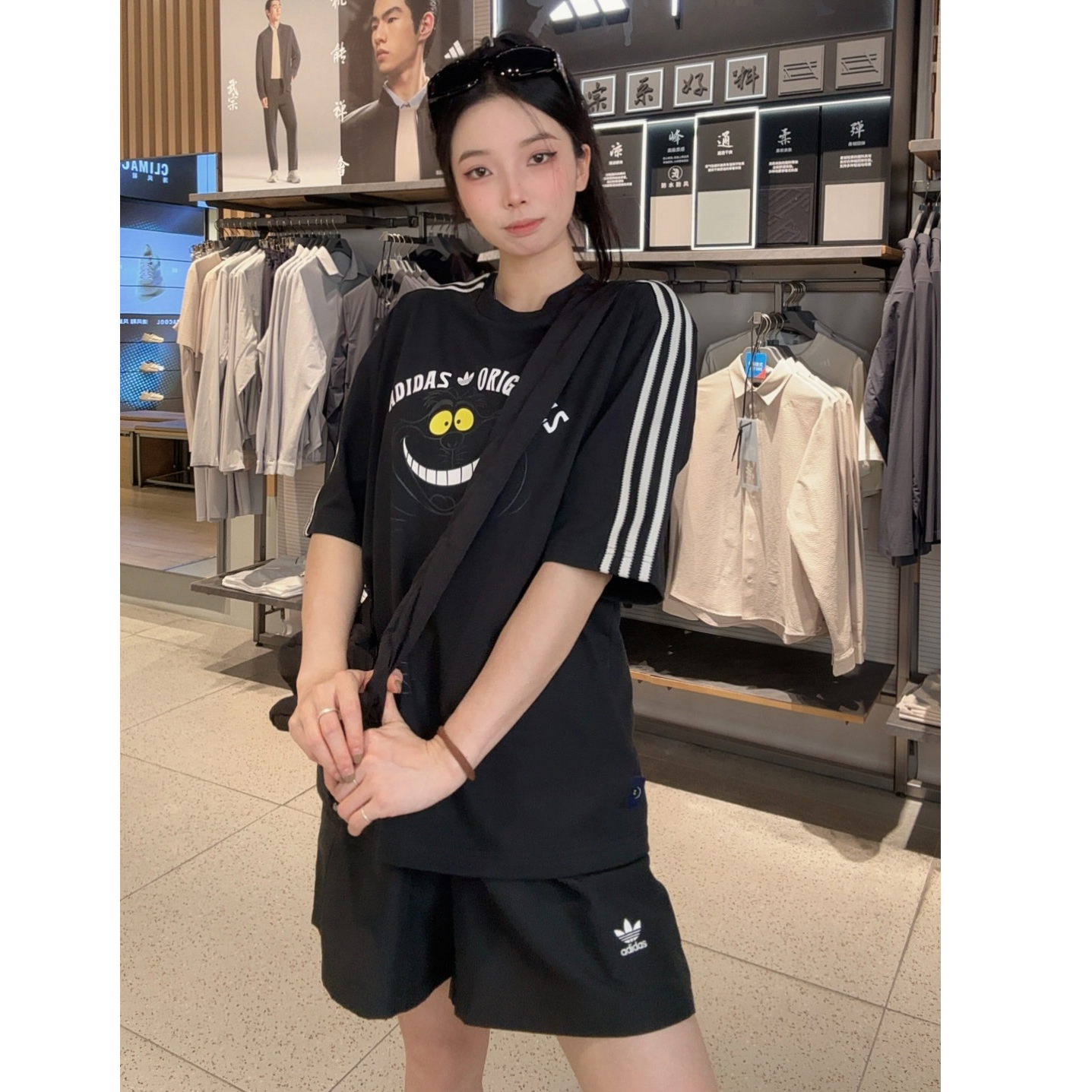 adidas三叶草迪士尼柴郡猫联名情侣款时尚百搭运动短袖T恤KX5312