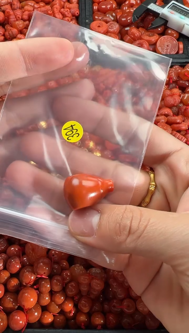 【闪购商品】南红玛瑙颈饰未镶嵌1