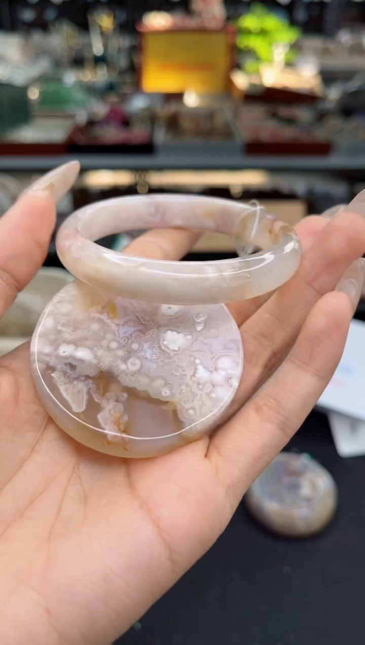 【闪购商品】石英质玉手镯未镶嵌58圈口（不退不换）1538486