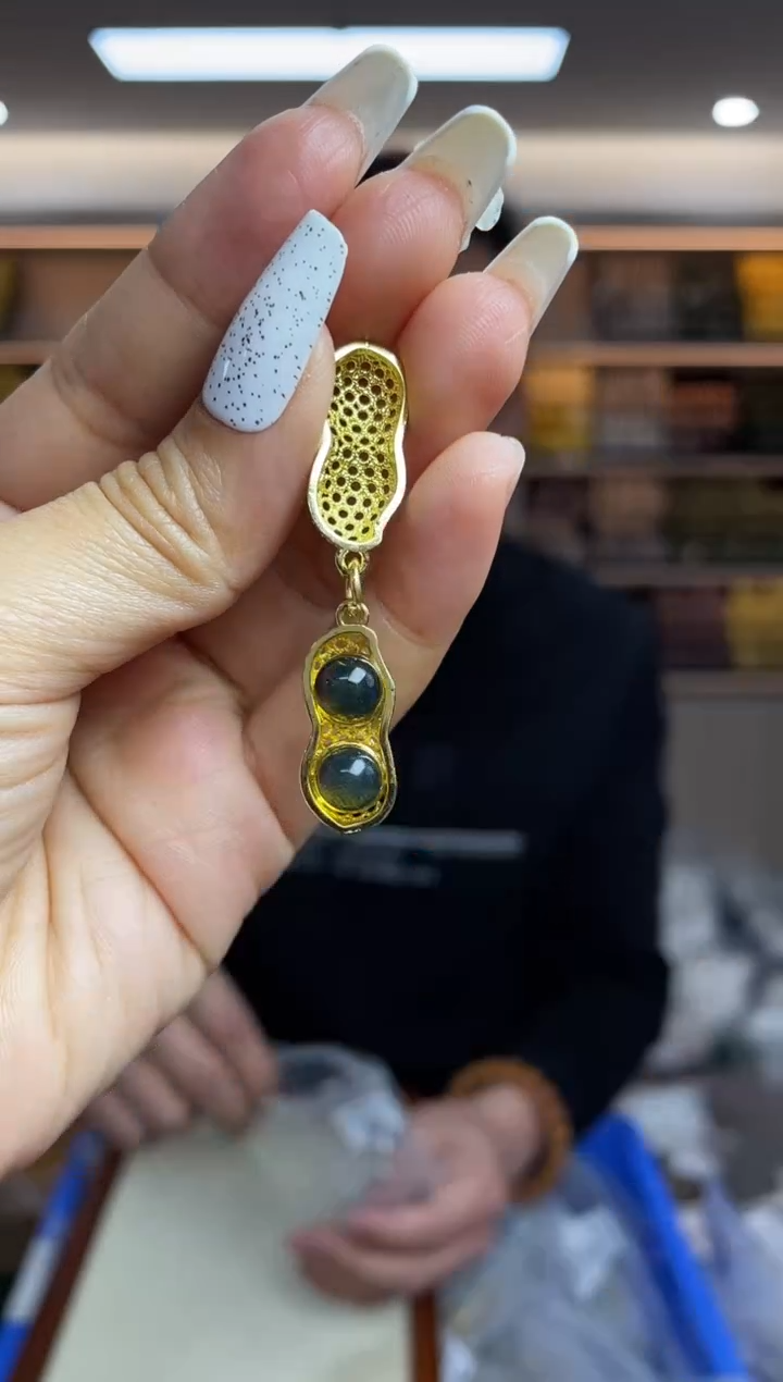 【闪购商品】蓝珀裸石未镶嵌多样性发一件