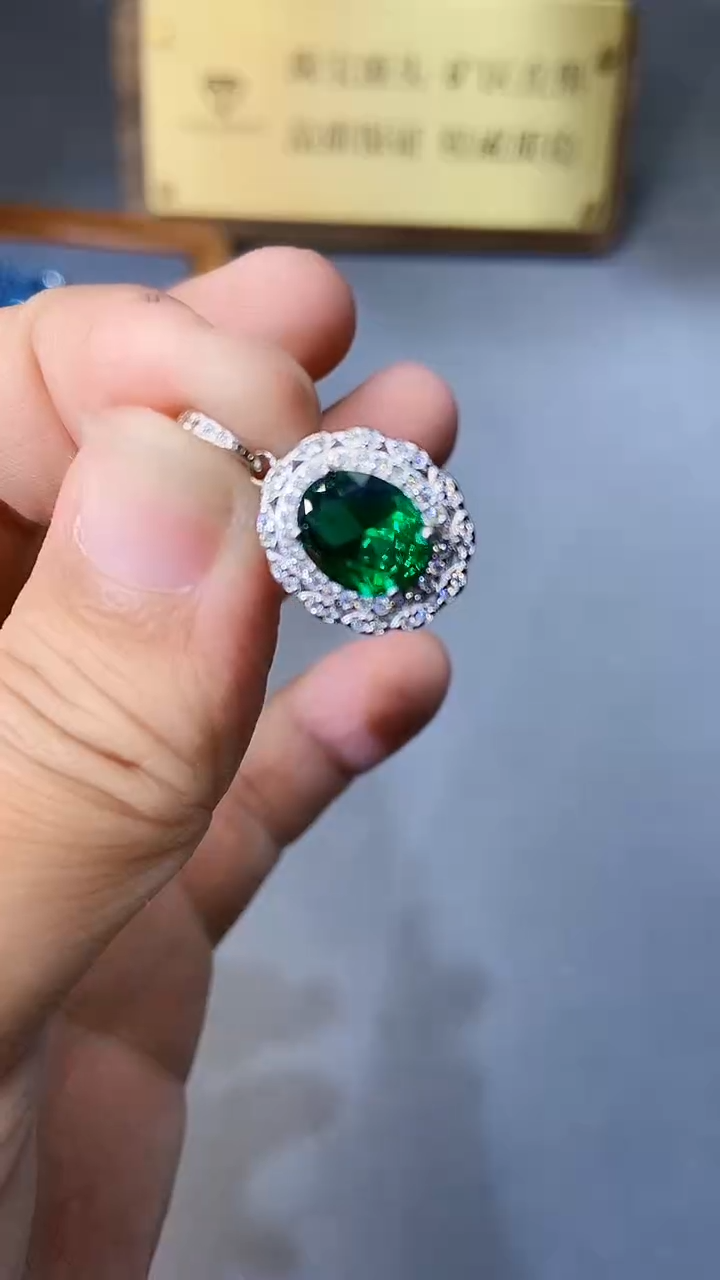 【闪购商品】透辉石吊坠银S925镶嵌354