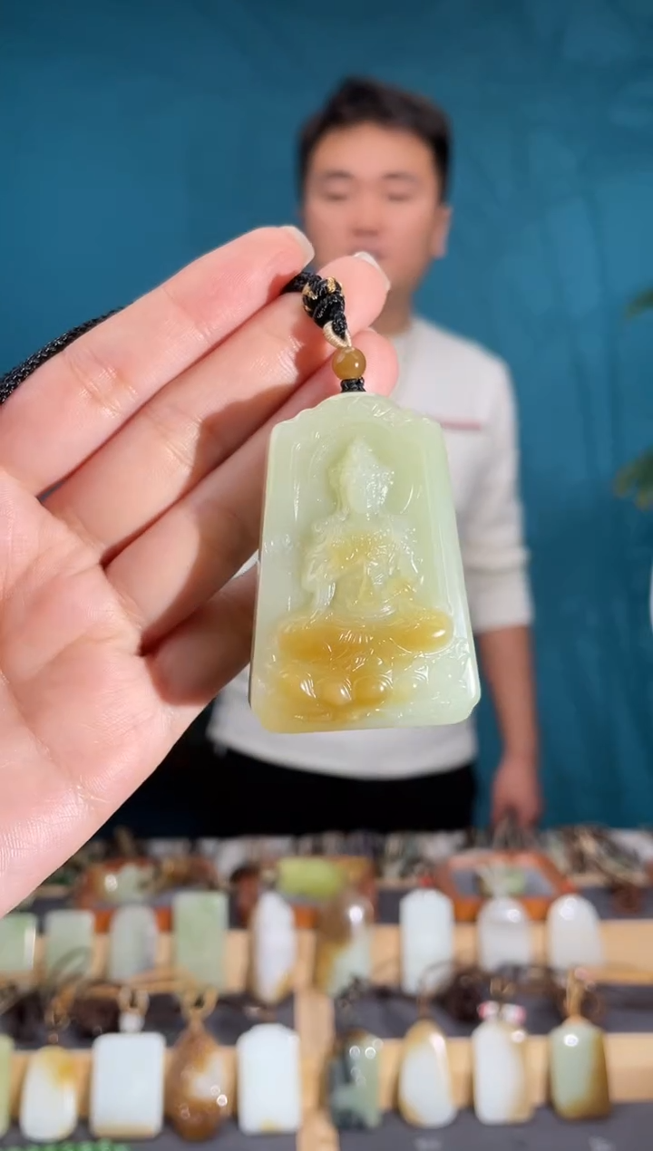 颈饰未镶嵌和田玉1