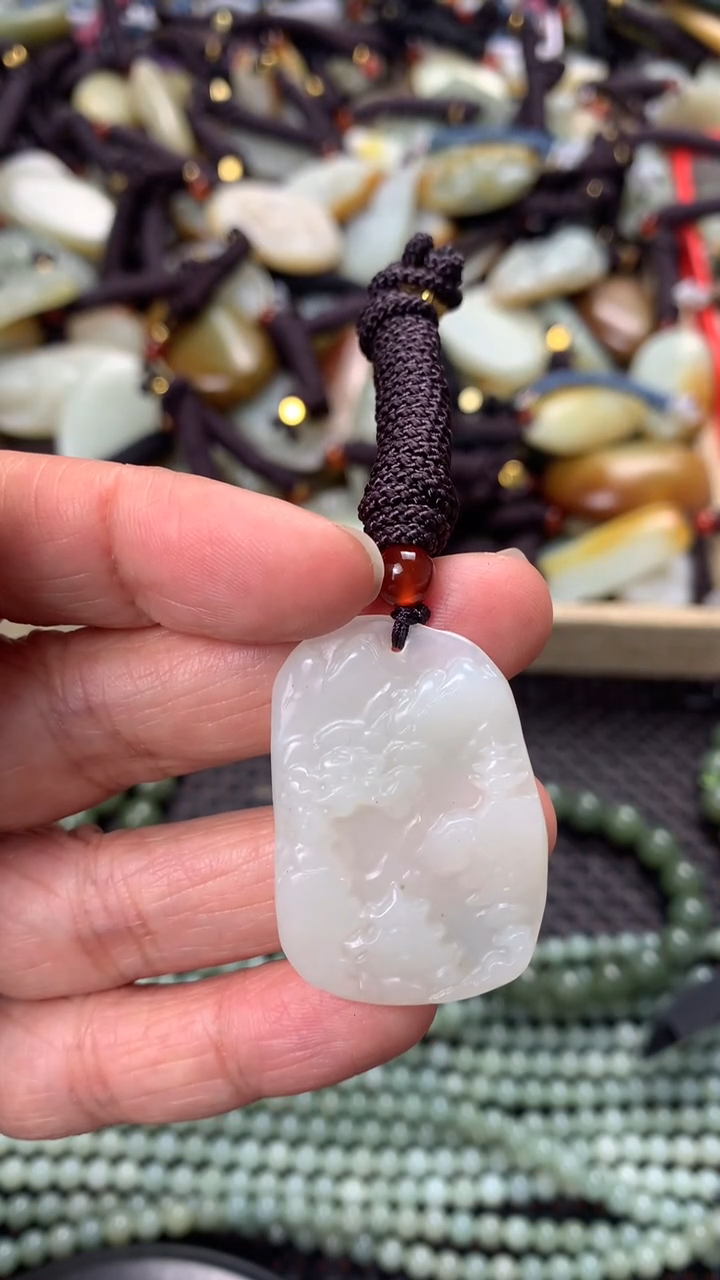 【闪购商品】和田玉颈饰未镶嵌多样性发货没有证书拍一发一有瑕