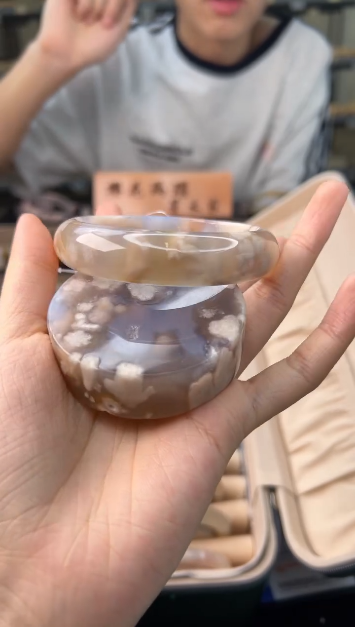 石英质玉未镶嵌手镯61圈口（赠送镯心）13356