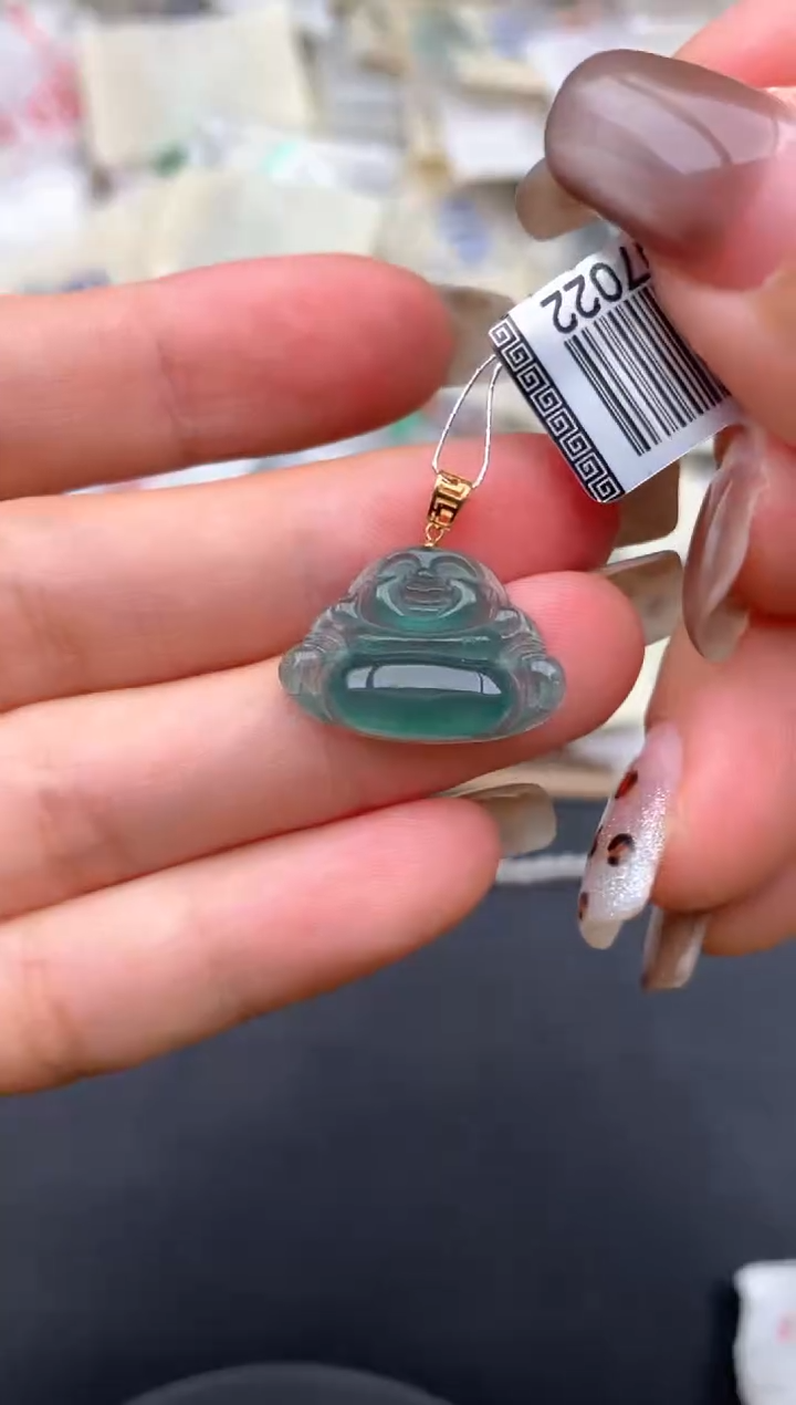 18K金镶嵌挂件翡翠一
