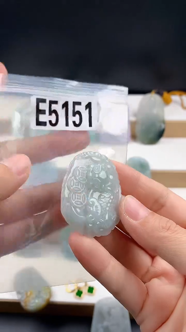 颈饰未镶嵌翡翠天然翡翠吊坠挂件