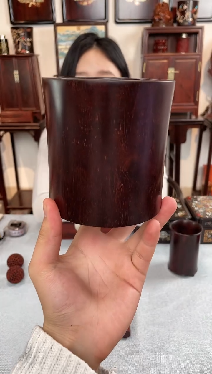 【闪购商品】紫檀木类成套家具笔筒