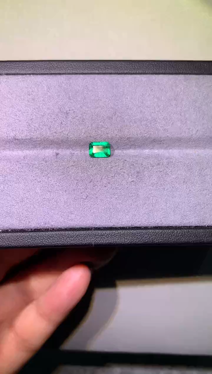 【闪购商品】祖母绿裸石未镶嵌1.05ctVVG极微油VB吉A182