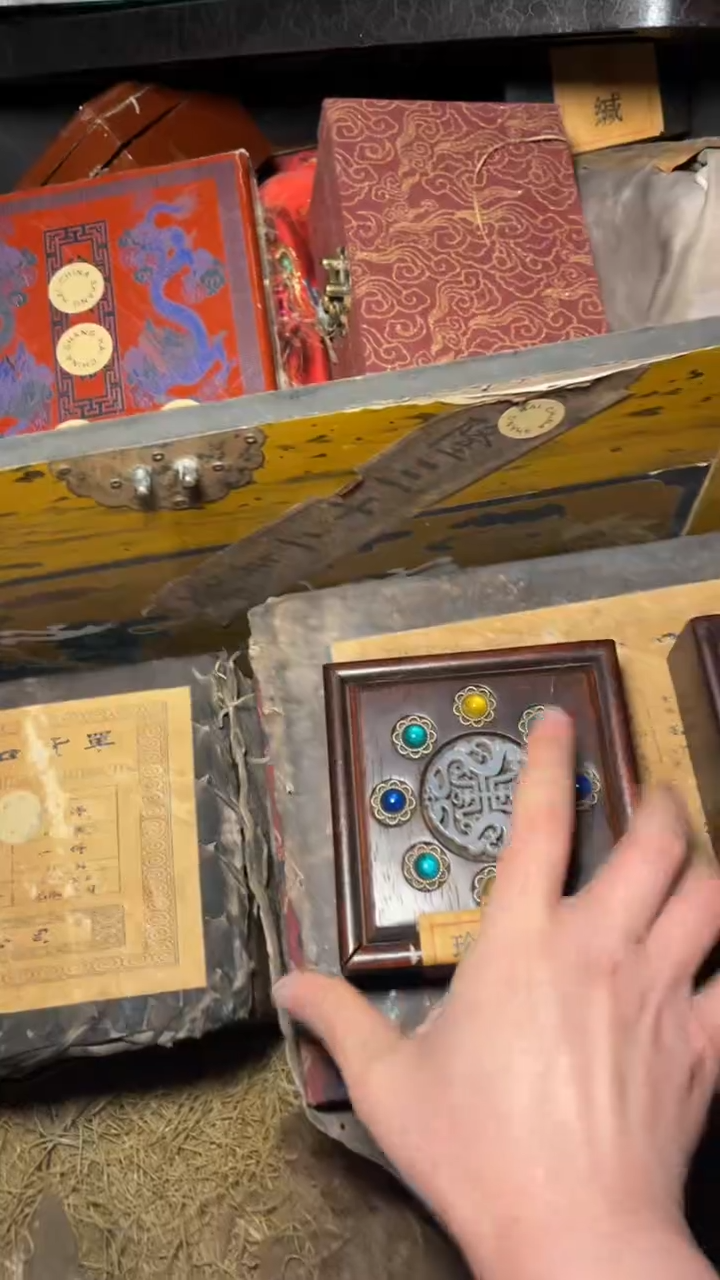 木摆件高端精美开八宝盒一个链接