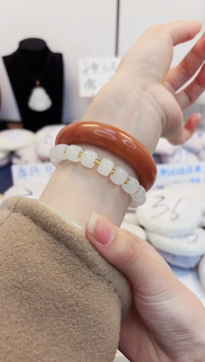 【闪购商品】石英质玉手镯未镶嵌194