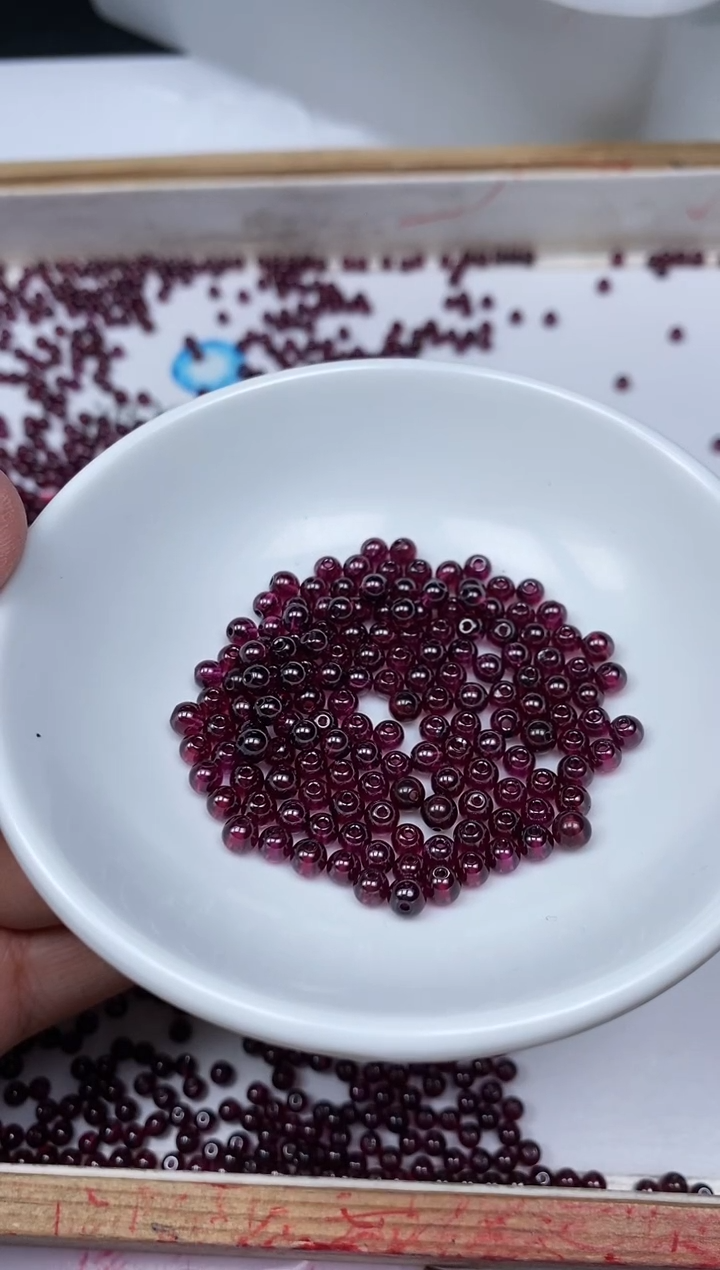 石榴石散珠未镶嵌L441 紫牙乌3+mm30个15元