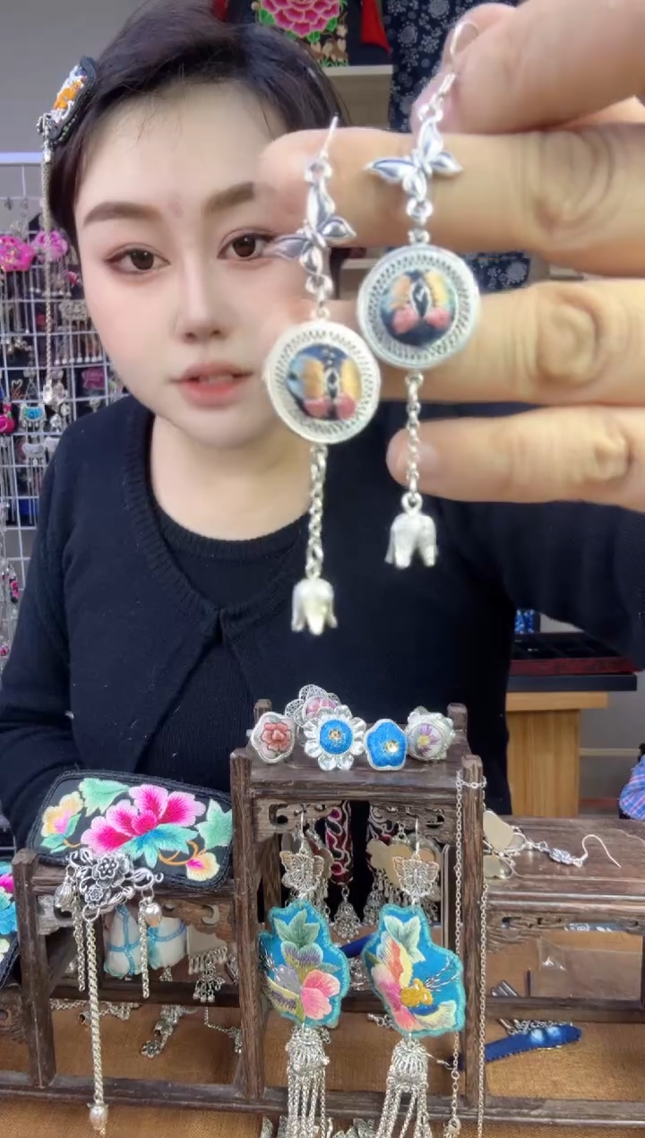 【闪购商品】刺绣纯手工苗绣非遗耳环