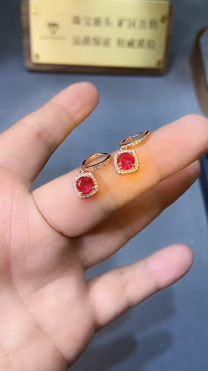 【闪购商品】红宝石耳饰银S925镶嵌354