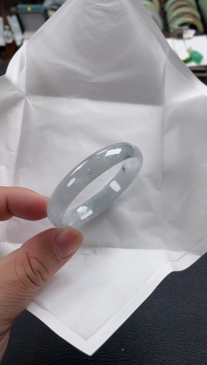 【闪购商品】翡翠手镯未镶嵌有纹裂