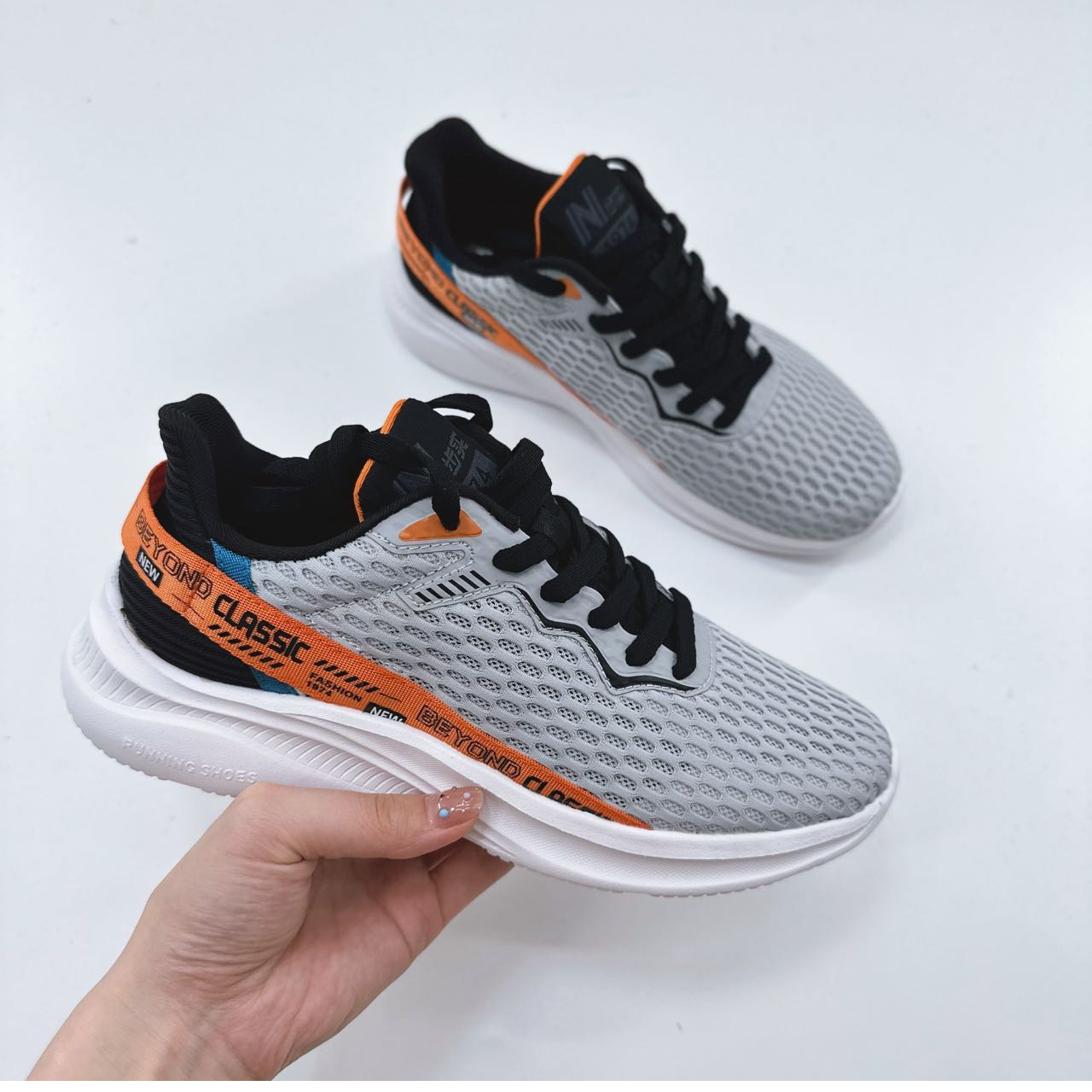 80063高端专享四季款舒适运动鞋浅麻灰/黑（成人运动鞋）