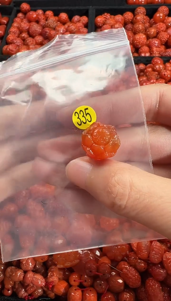 颈饰未镶嵌南红玛瑙1