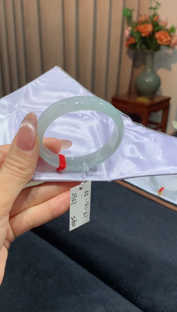【闪购商品】翡翠手镯未镶嵌贵妃55圈冰种晴底