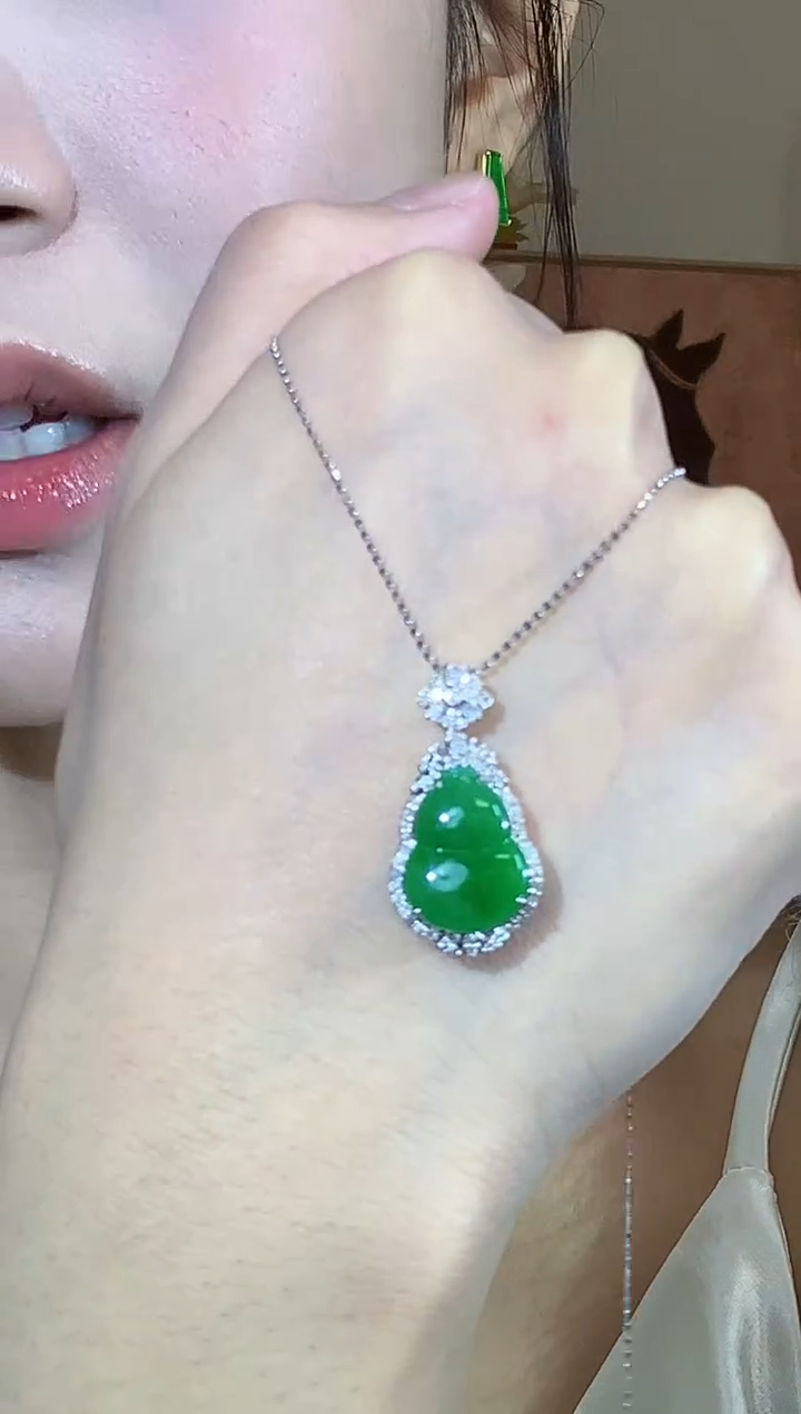 吊坠(不含链)18K金镶嵌翡翠A7