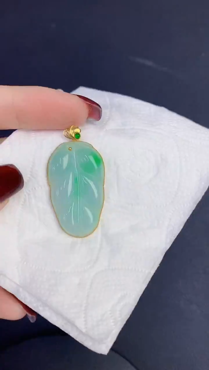 颈饰18K金镶嵌翡翠缅甸天然翡翠a货