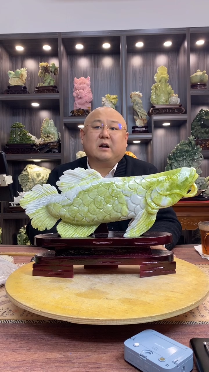 玉人*玉岫岩料手工雕刻摆件居家装饰送礼一物一图