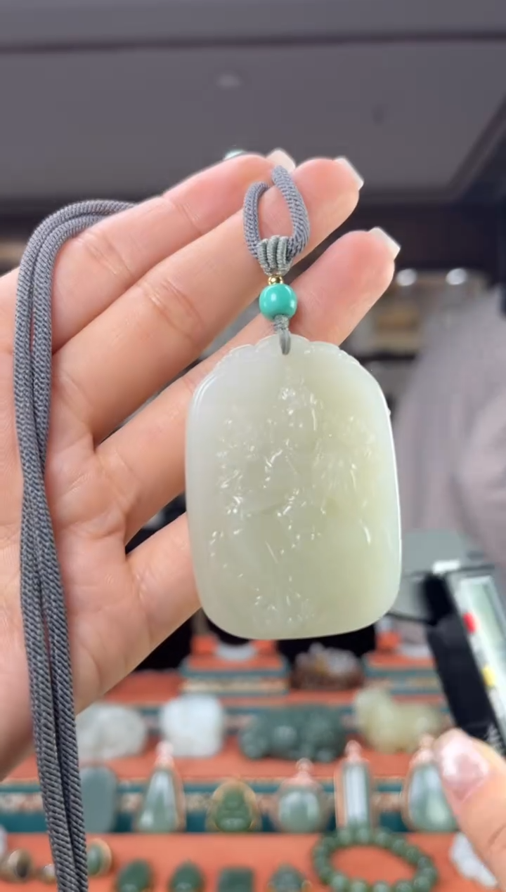 颈饰未镶嵌和田玉佩佩