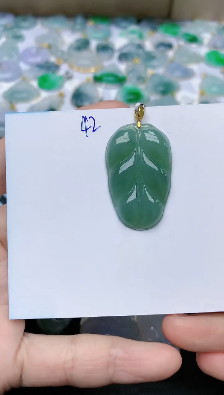 【闪购商品】翡翠颈饰18K金镶嵌天然翡翠A货    