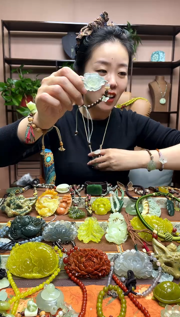 未镶嵌岫玉吊坠多样性发货发其中之一