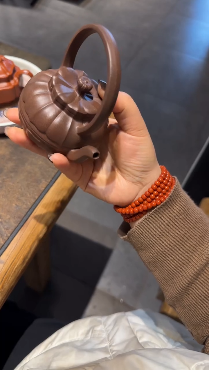 【闪购商品】紫砂茶壶菱花提梁