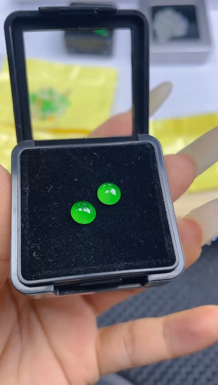 定制翡翠未镶嵌天然翡翠蛋面50