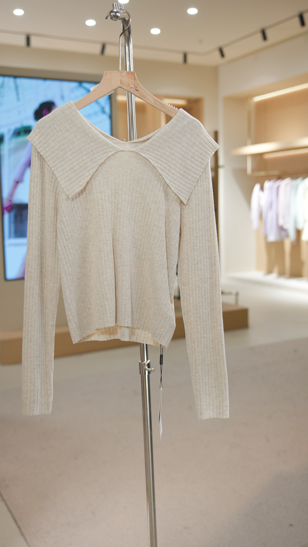 894-9010燕麦 翻领修身型针织毛针织衫上衣百搭