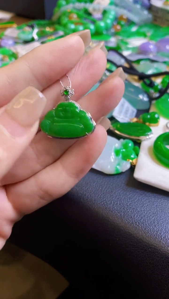 【闪购商品】定制翡翠18K金镶嵌吊坠