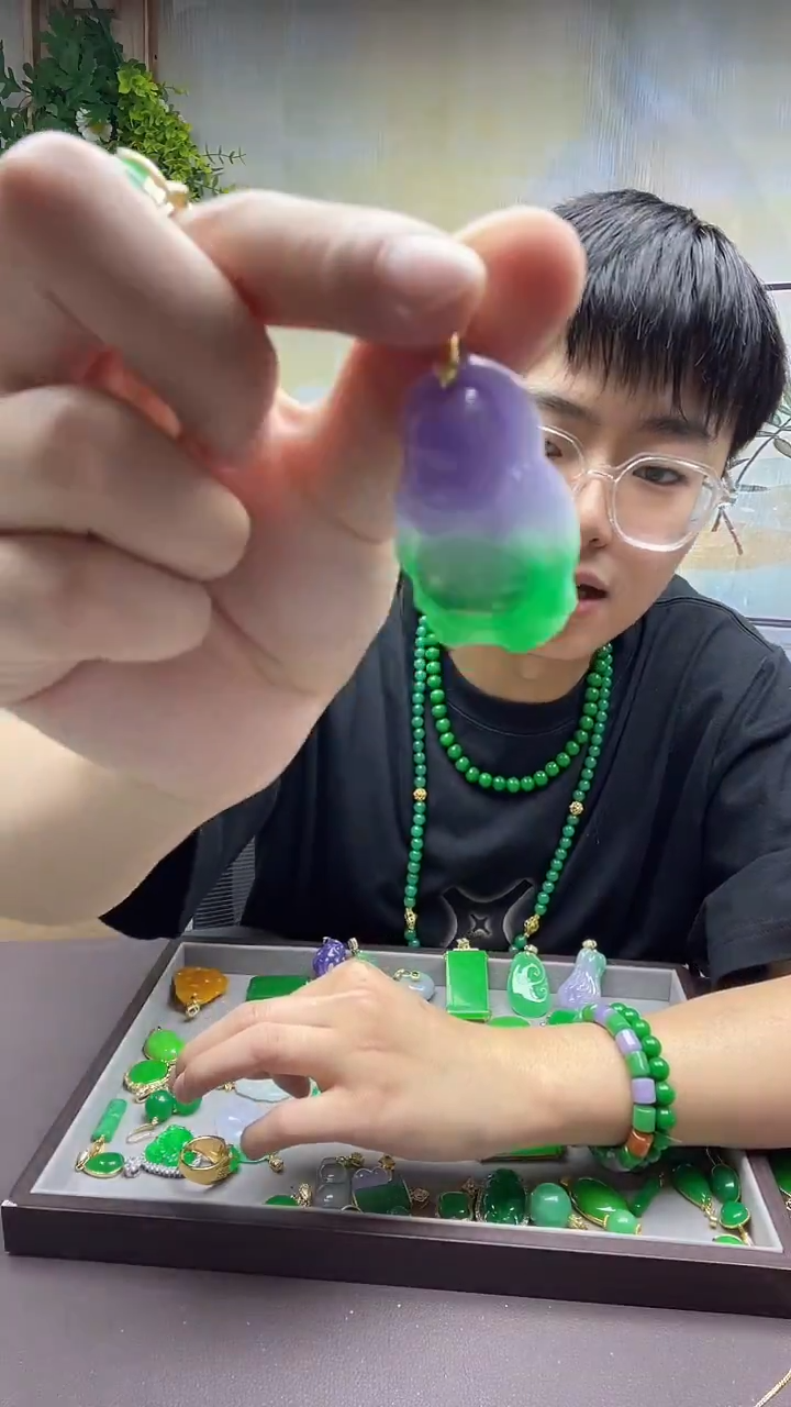 翡翠14K金镶嵌吊坠(赠链)027翡翠春彩财神吊坠