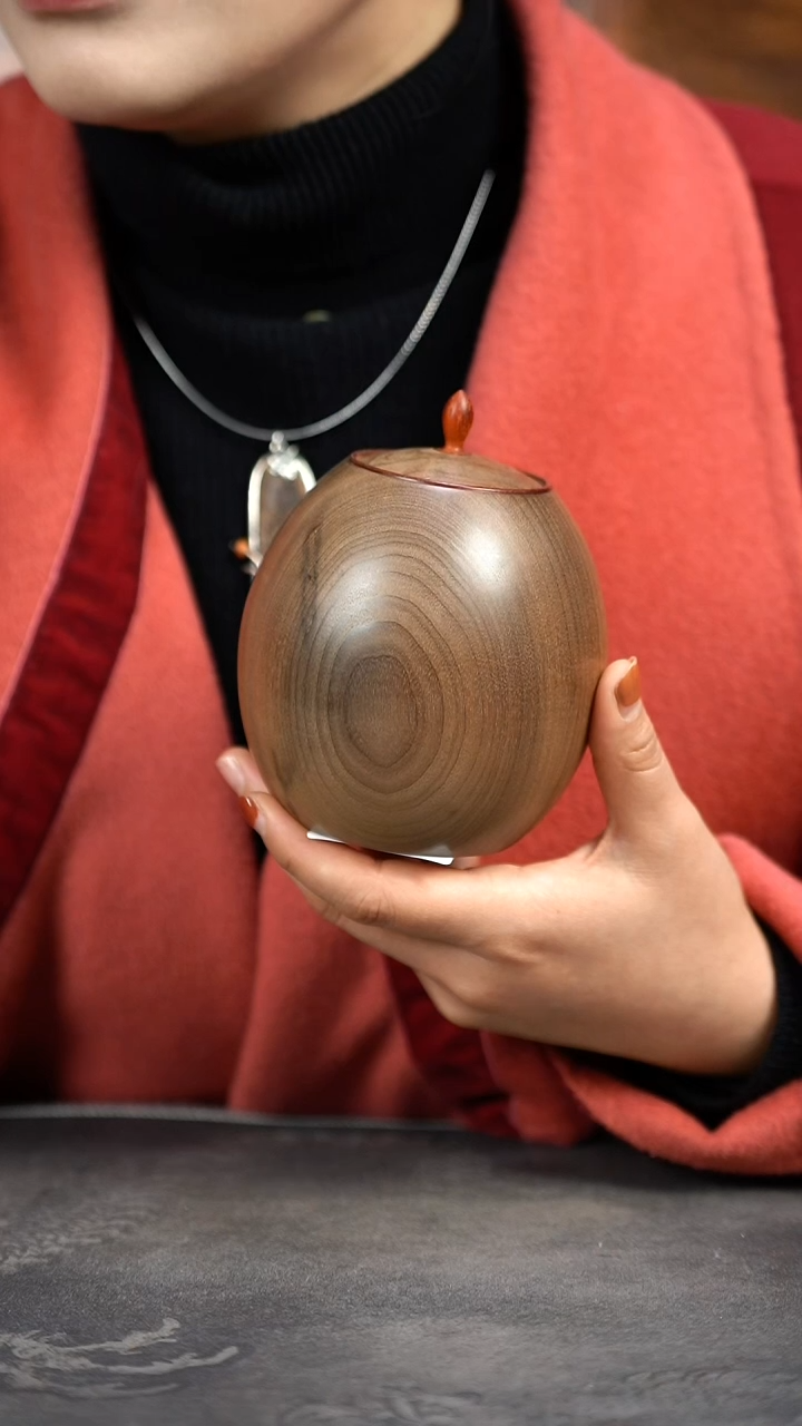 【闪购商品】金丝楠木雕原木精工茶仓醒茶罐695