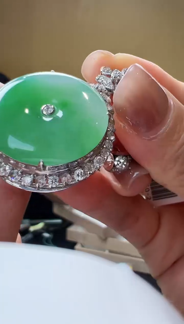 翡翠18K金镶嵌颈饰DFZ0801-217