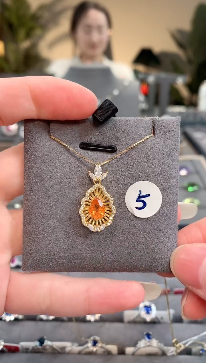 【闪购商品】石榴石（芬达石）吊坠(赠链)银S925镶嵌芬达石