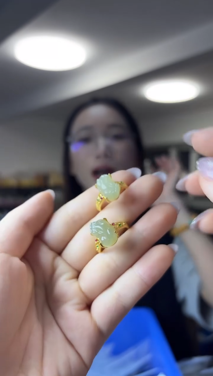 未镶嵌戒指和田玉（多样性发一件）