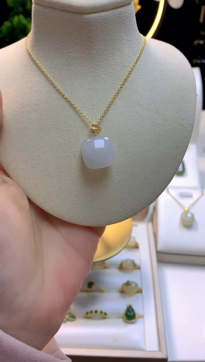 【闪购商品】和田玉吊坠18K金镶嵌冰烟紫方糖