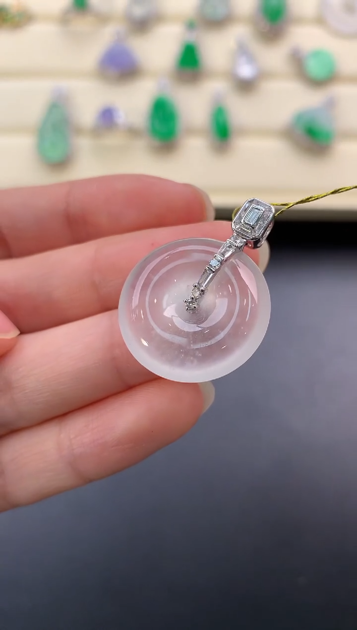 【闪购商品】翡翠颈饰18K金镶嵌D625