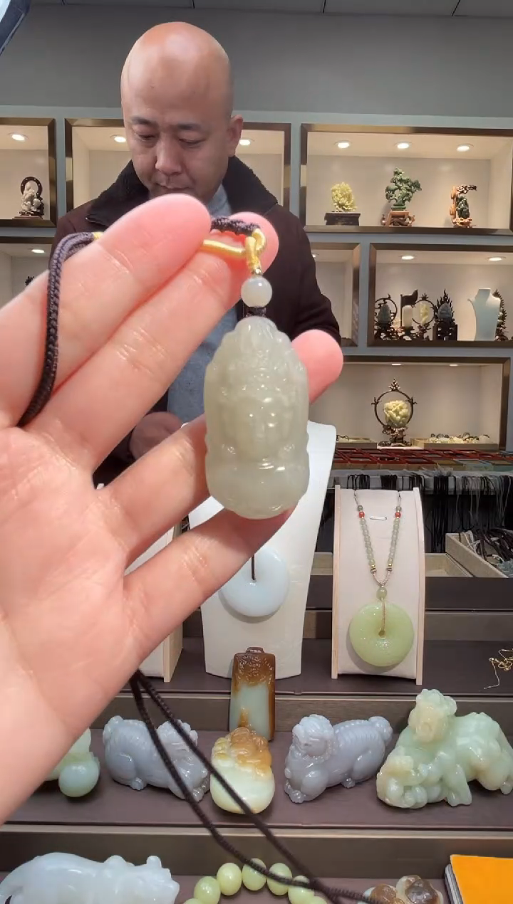 颈饰未镶嵌和田玉苏