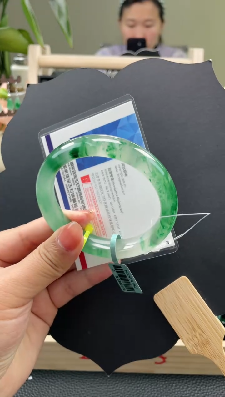 【闪购商品】石英质玉手镯未镶嵌口径58